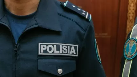 Кражи с утерянных банковских карт казахстанцев расследует полиция 
