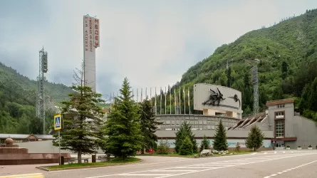 «Медеуге» барар жолда велосипедшіні көлік қағып кетті