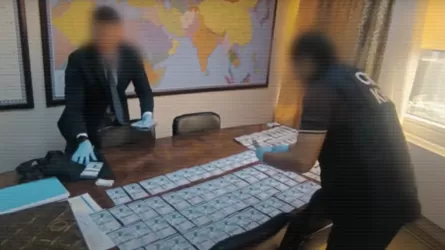 Повсюду пачки денег: задержан вице-министр транспорта Казахстана 