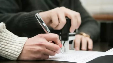 Аферисты оформляли кредиты на безработных казахстанцев: как работала схема