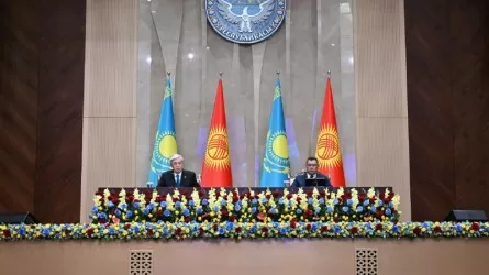 Қасым-Жомарт Тоқаев пен Садыр Жапаров баспасөз брифингін өткізді 