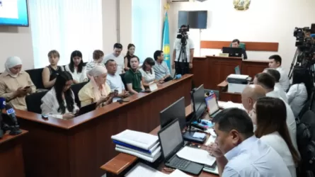 «Келіншегіме «сен әдемісің!» деп жазды»: Руслан Берденовке оқ жаудырған азамат сотта өз шындығын айтты