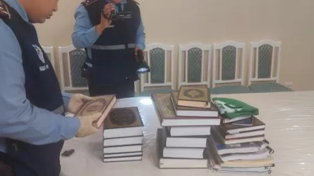 Шекара қызметі тамыз айында елге заңсыз кіргізілмек болған 678 діни кітапты тәркіледі