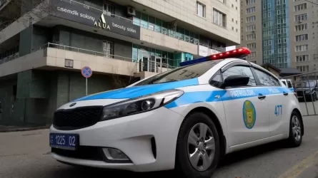 Шымкентте полицей қызметтік көлікпен жаяу жүргіншіні қағып өлтірді