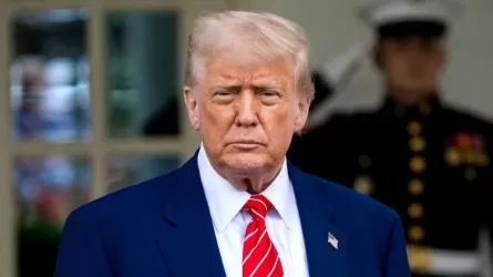 Дональд Трамп Қазақстанға баж салығын енгізу туралы құжатқа қол қойды  
