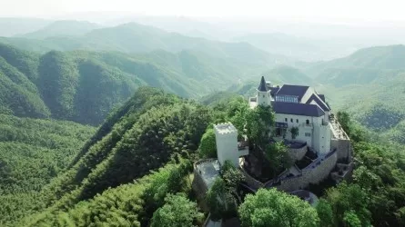 Naked Castle: шотландский след в горах Китая 