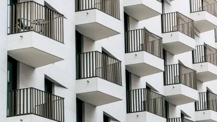 Снимала посуточно квартиру и продавала чужое жилье жительница Семея 