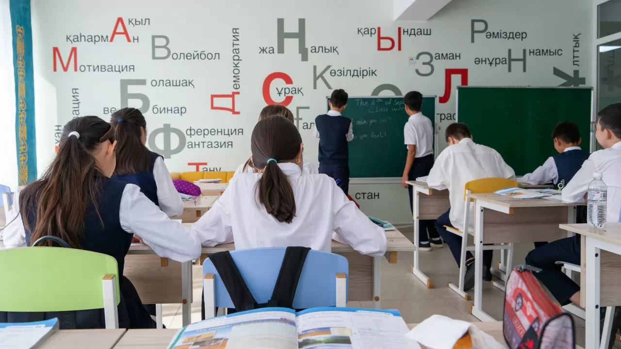 Родителей казахстанских школьников предупредили об опасности 