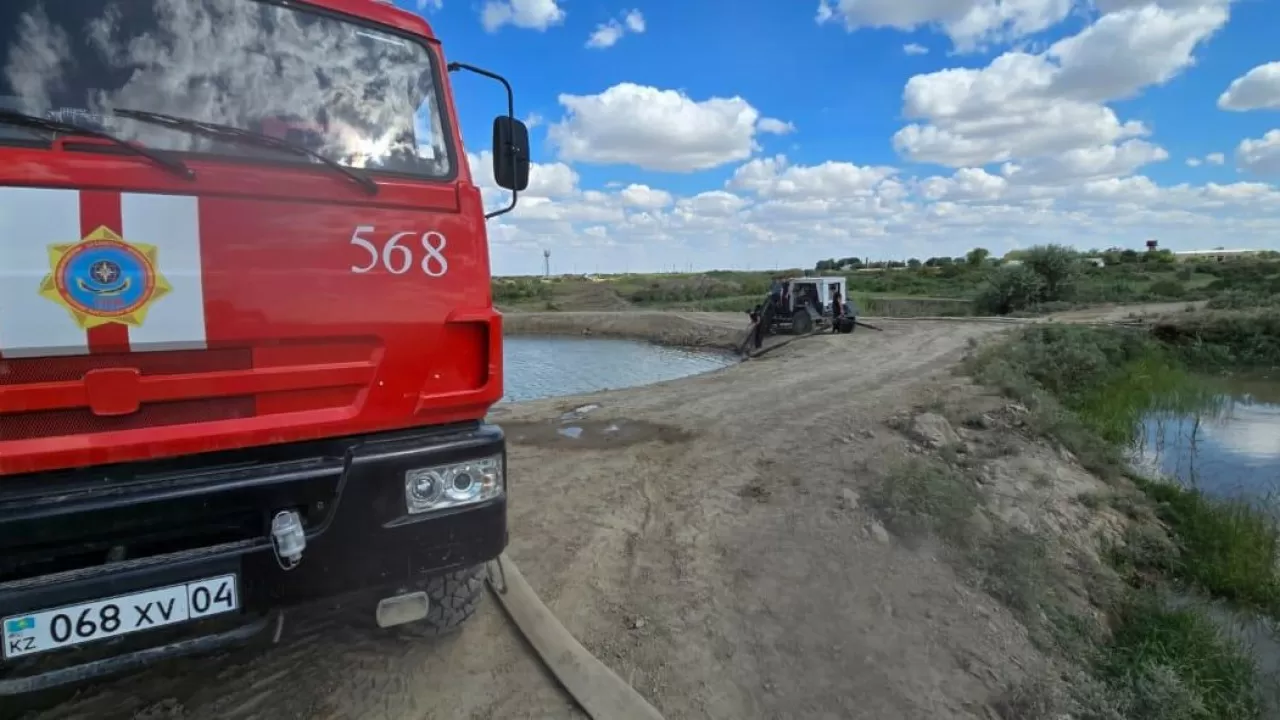 Казахстанские спасатели перекачали миллионы кубов воды аграриям 