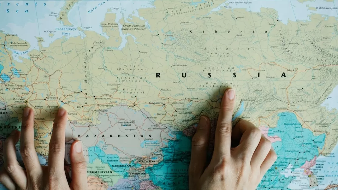 Россия готовит массовую депортацию граждан стран-союзников