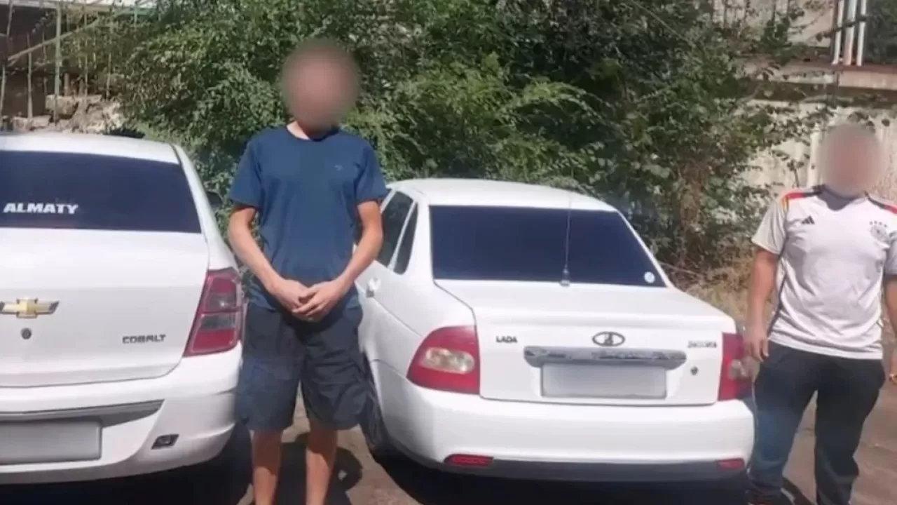 Алматыда өзенді жолмен шатастырған екі жүргізуші қамауға алынды