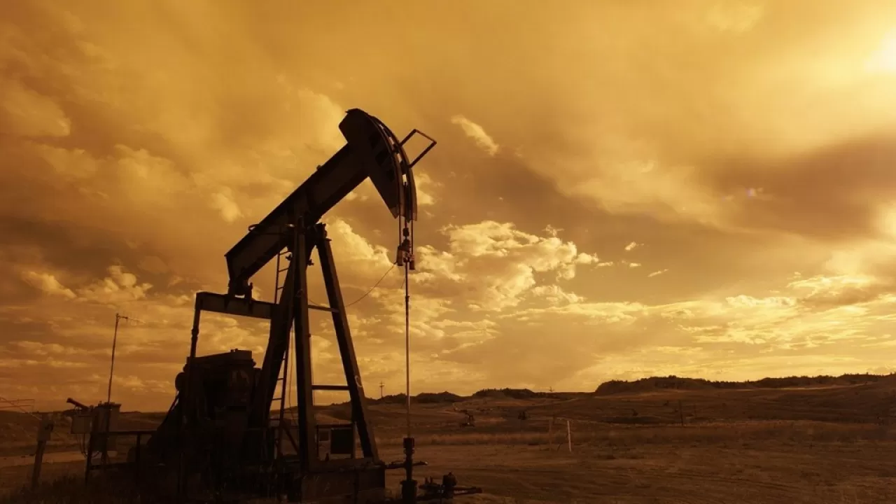 Цены на нефть падают на фоне переговоров между США и Россией