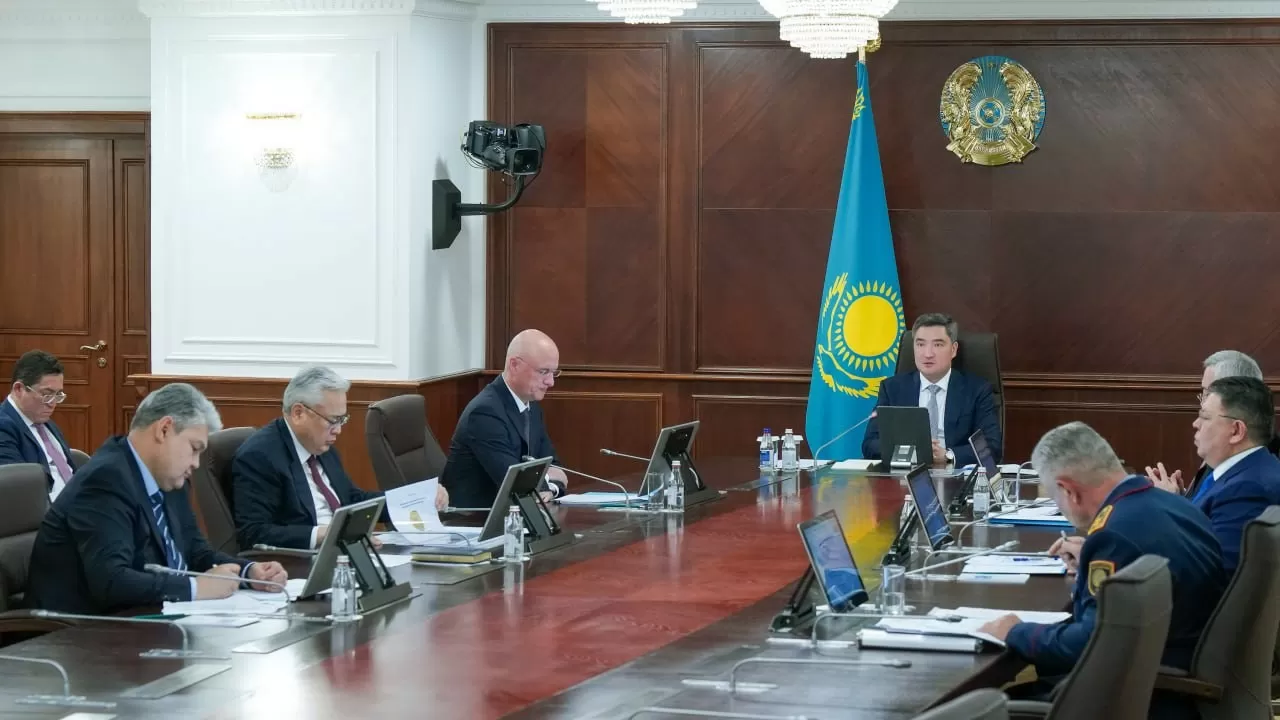 Премьер-министр әкімдіктерге қауіпті учаскелерге қатысты мәселелерді жедел шешуді тапсырды