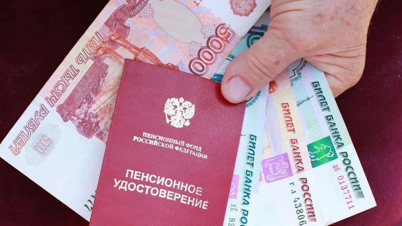 У некоторых пенсионеров вырастут пенсии с октября, но не в Казахстане  