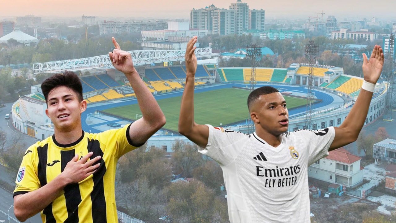 Әйел өзінің жатырын мастурбациялаған