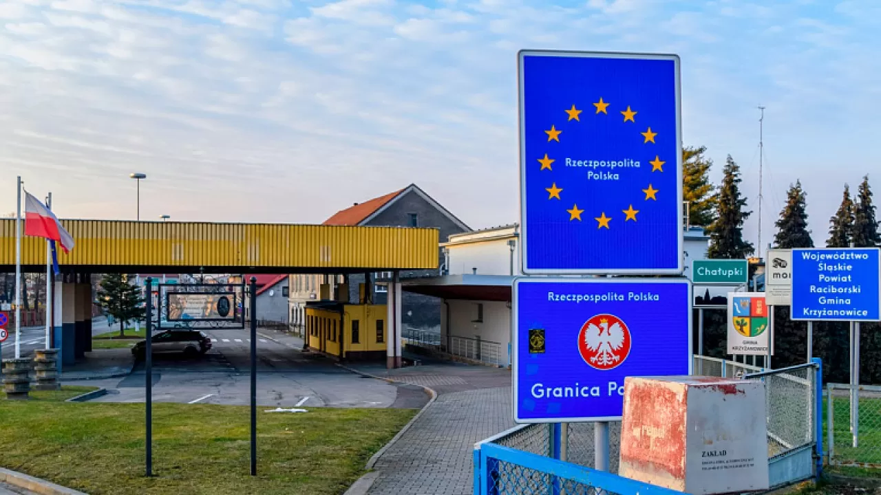 Польша шекарадағы әскерін күшейтуге кірісті