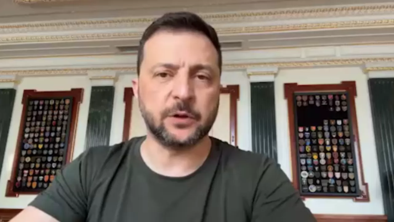 Украина нанесла удар по одному из крупнейших НПЗ России