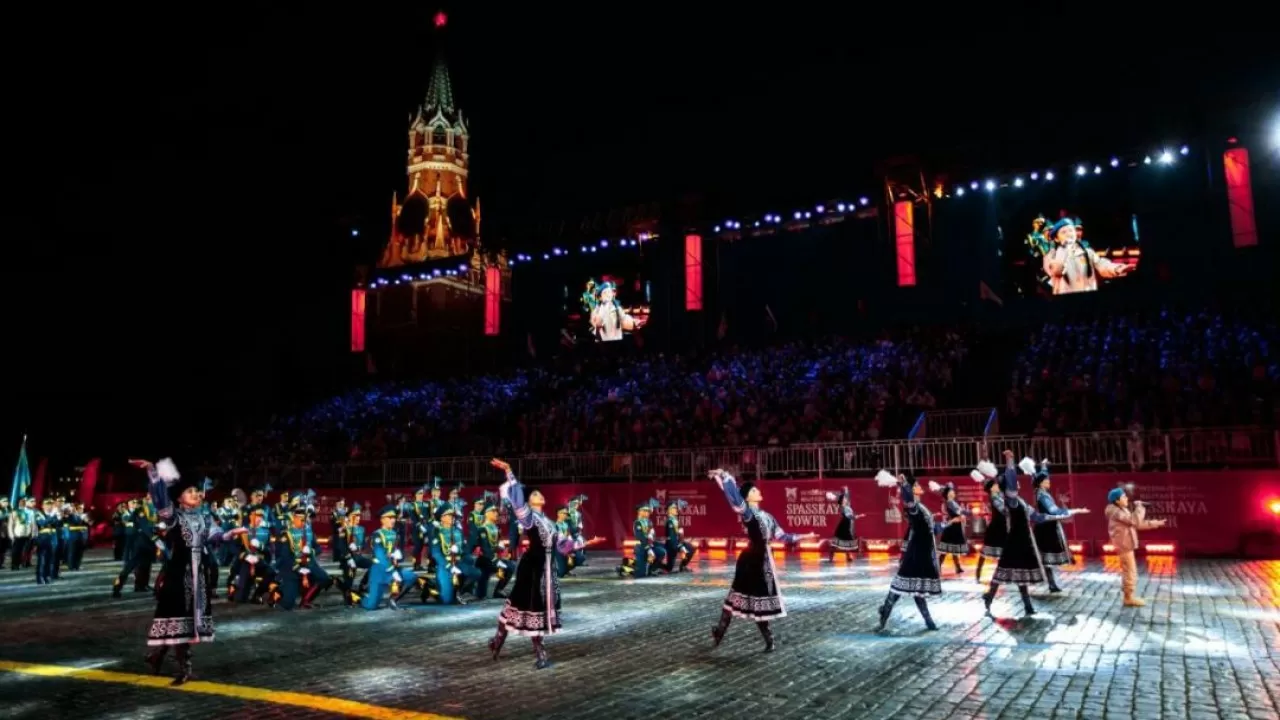 Қазақстандық әскери оркестр Қызыл алаңда өнер көрсетті