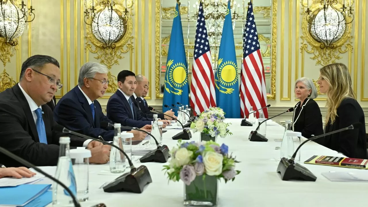 За популяризацию казахской культуры в США поблагодарил Токаев главу Смитсоновского центра 