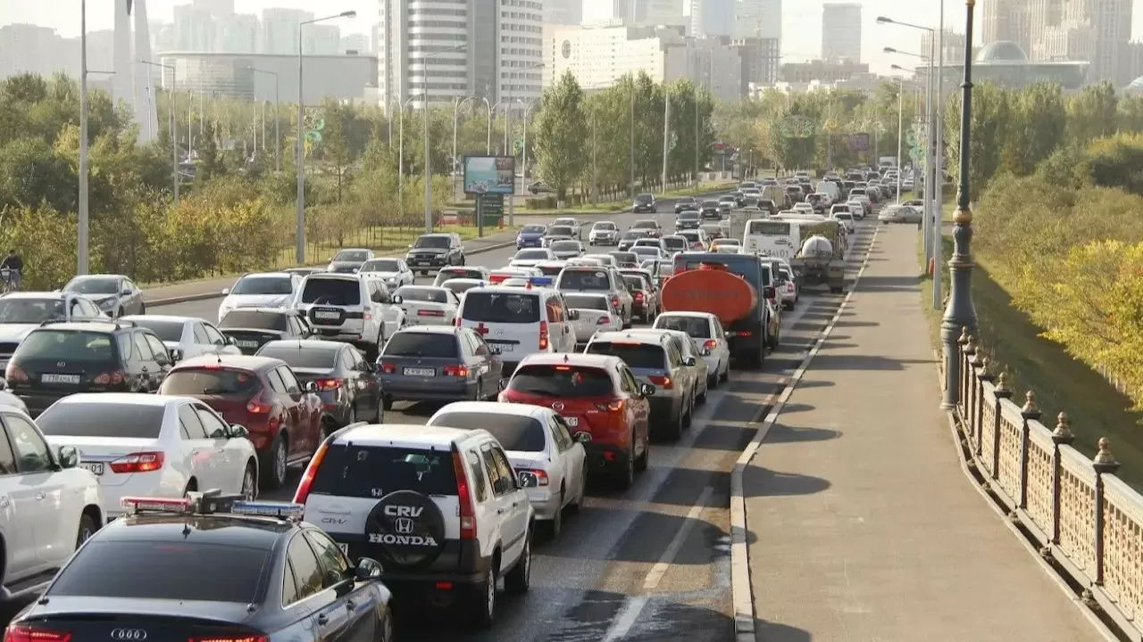 Қазақстандағы такси жүргізушілері мен курьерлерге қатысты жаңалық жария болды