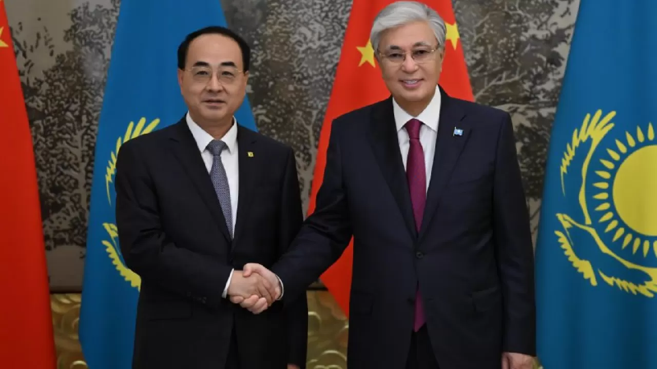 Казахстан закупит сотни новых тепловозов в Китае