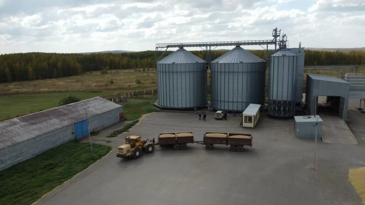 Астық штабының өкілдері Ақмола өңіріндегі қоймалардың жайын тексерді