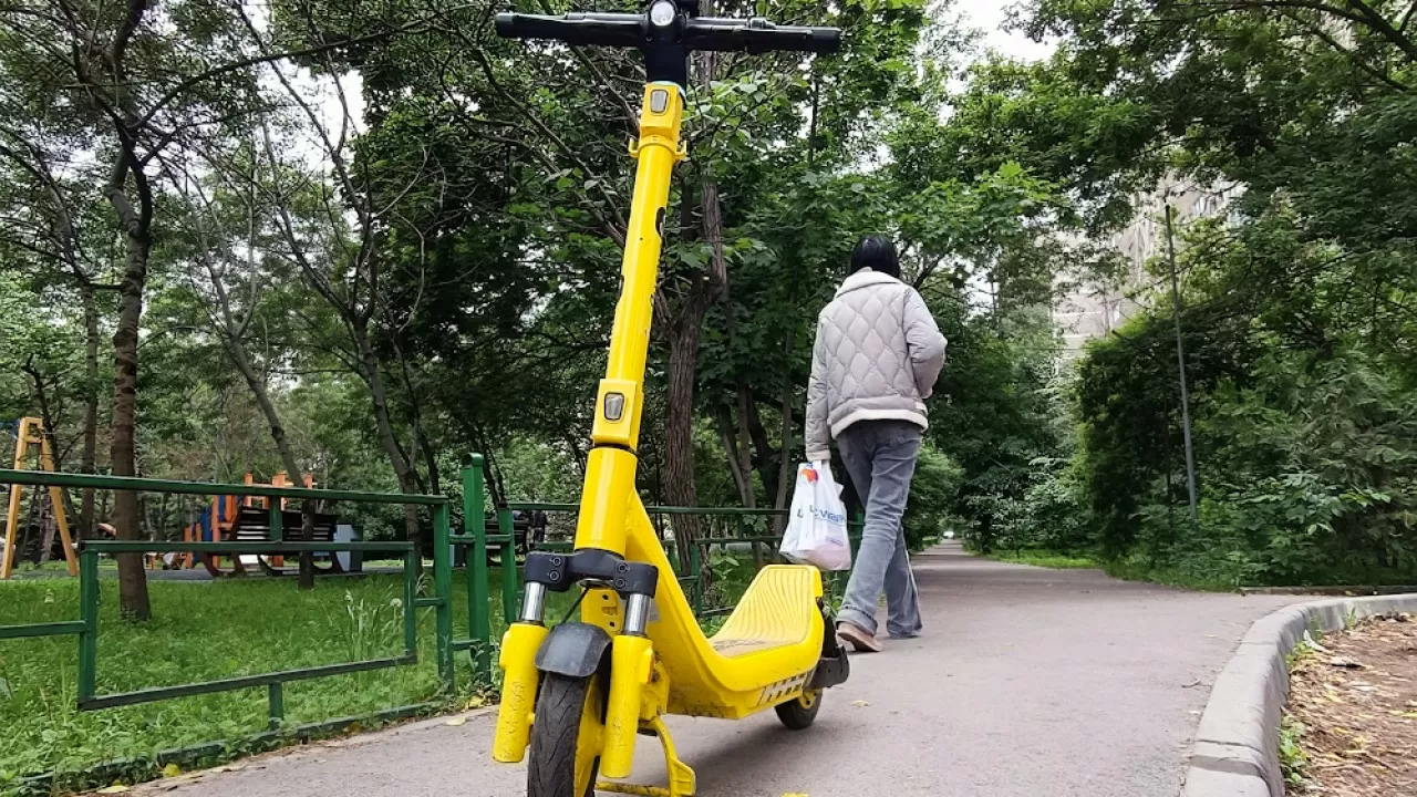 Тротуары без самокатов: новая петиция набирает голоса в Казахстане