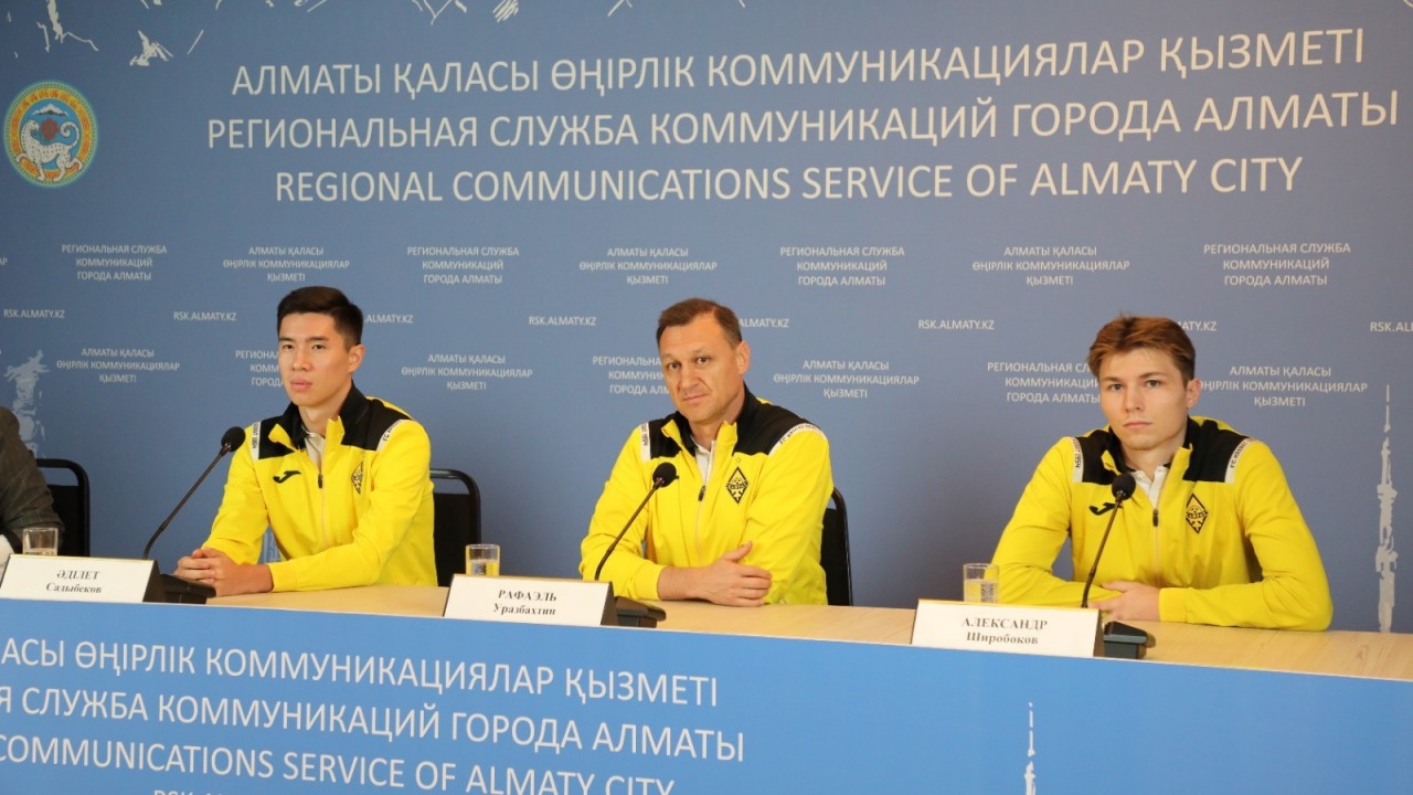 Екі саңылауда үлкен мүшесі