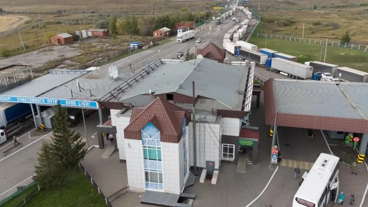 Қазақстан мен Ресей шекарасындағы өткізу бекеттерінде көліктер жиналып қалды