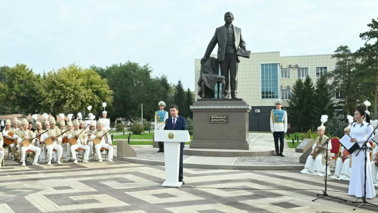 Қостанай қаласында Міржақып Дулатұлының 140 жылдығына орай ескерткіш ашылды