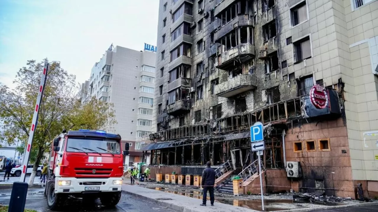 В Астане восемь квартир пострадали из-за пожара в кафе: кто займется ремонтом  