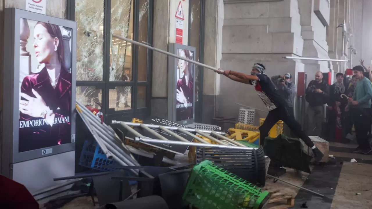 В Милане митингующие против войны в Газе атаковали полицию 