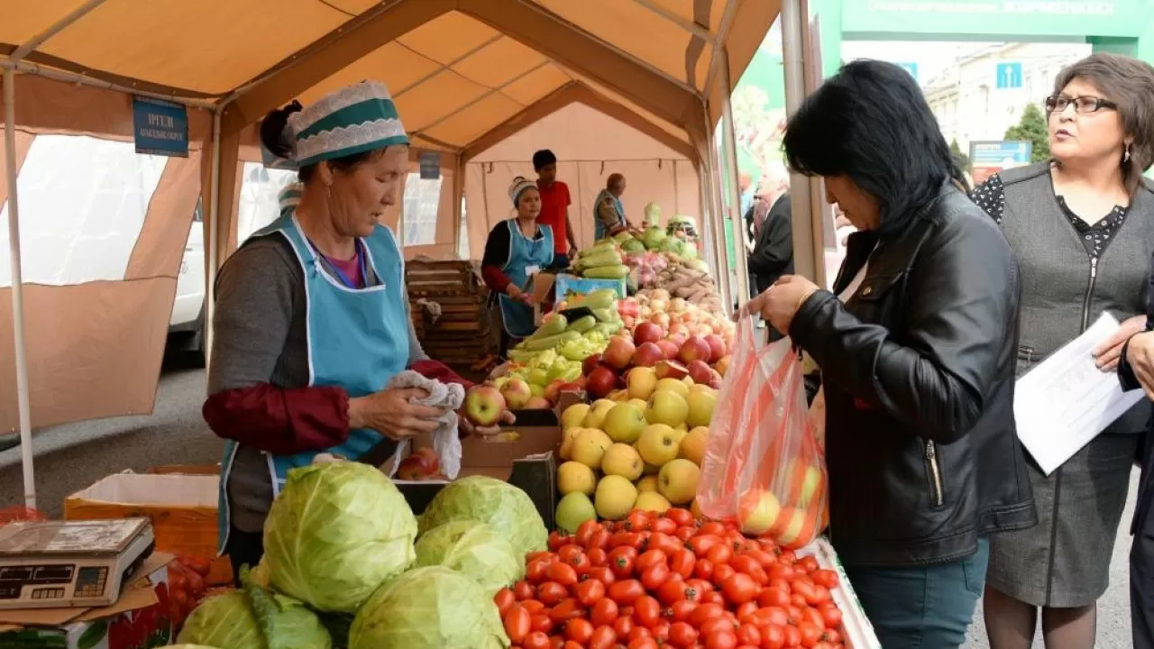 Более 500 тонн продуктов привезут на ярмарку в Алматы 