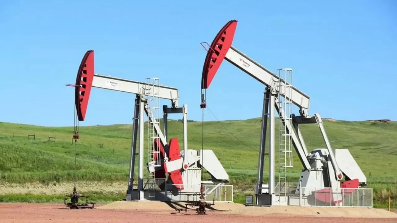 Нефть сохраняет рост  