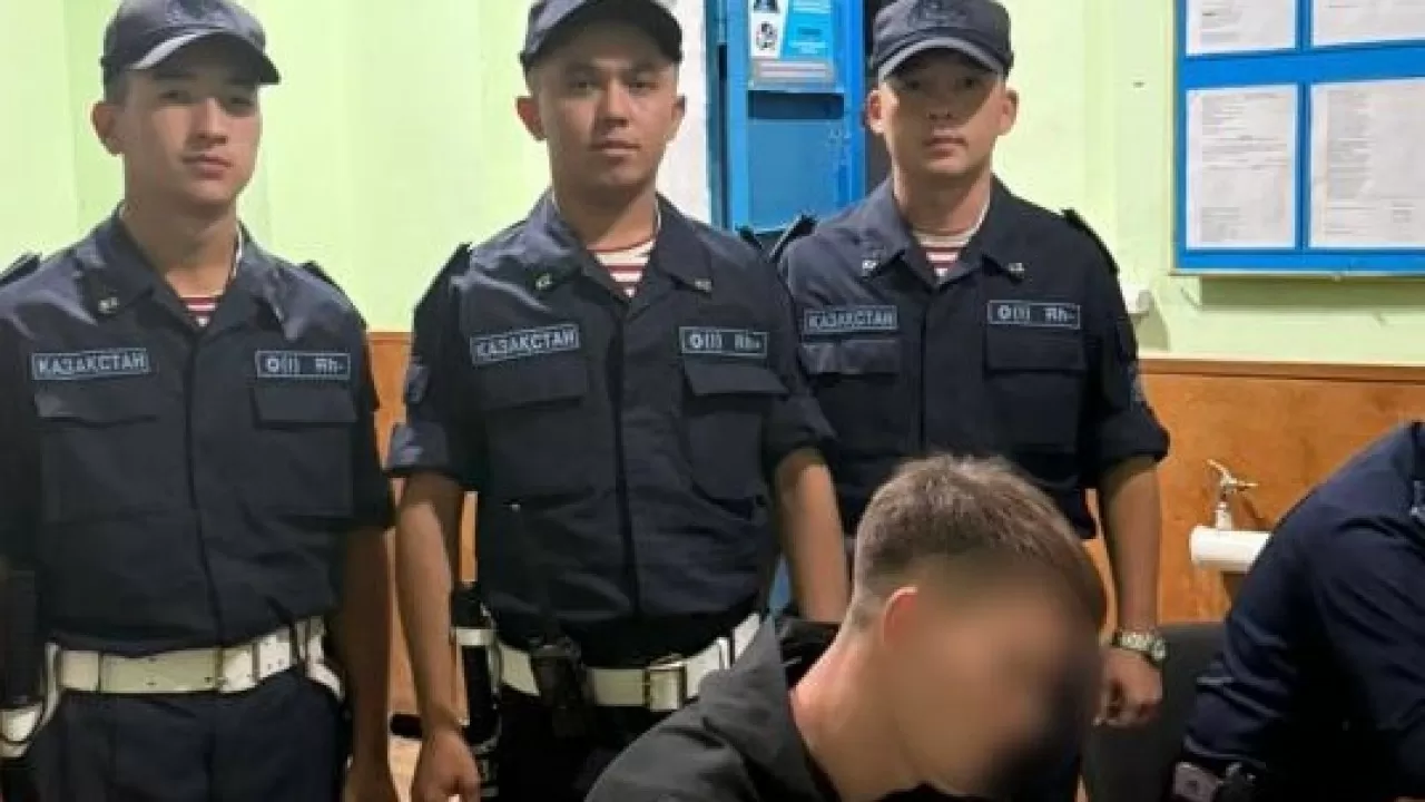 В Таразе гвардейцы спасли ребенка и пресекли правонарушение 