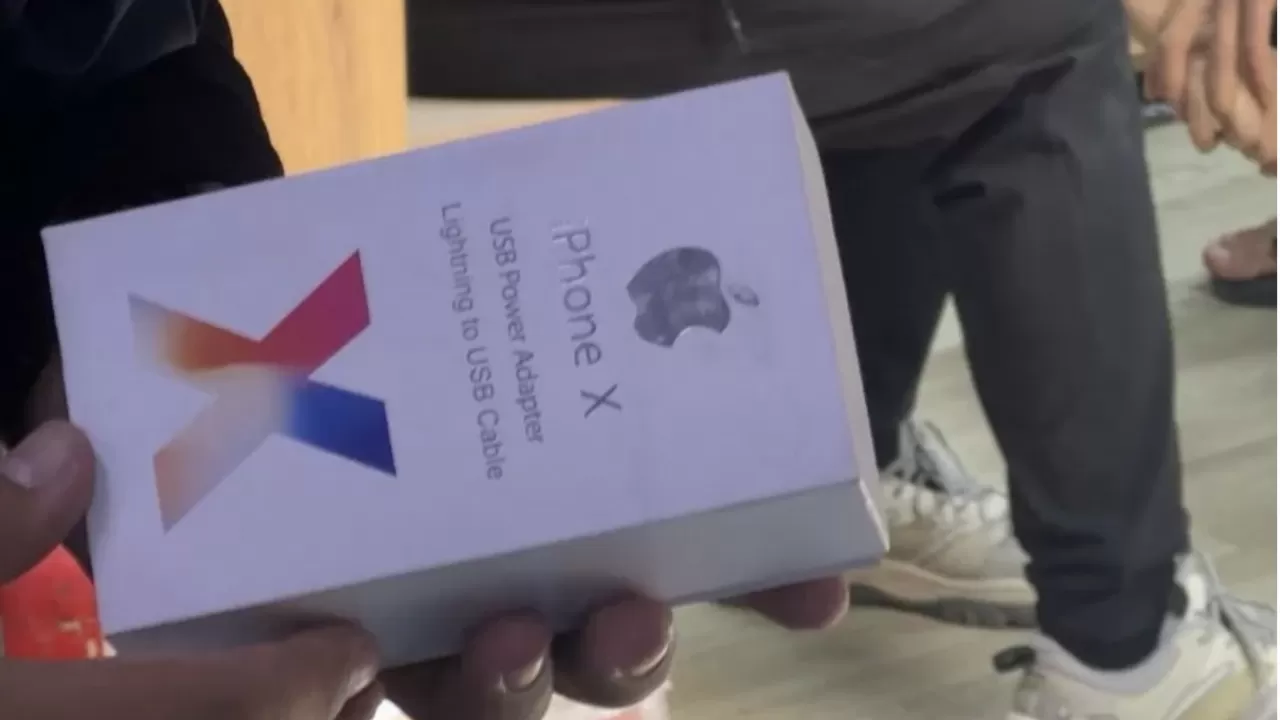 Ірі көлемде "Apple" тауар белгісінің атын жамылған контрафактілік өнімдер тәркіленді