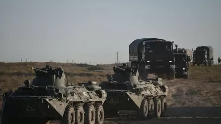 На западе РК проходят масштабные военные маневры 