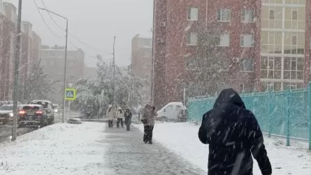 Снег с дождем спровоцировал сразу 12 крупных ДТП в Костанайской области 