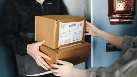 Казахстанцев обязали декларировать посылки из зарубежных магазинов