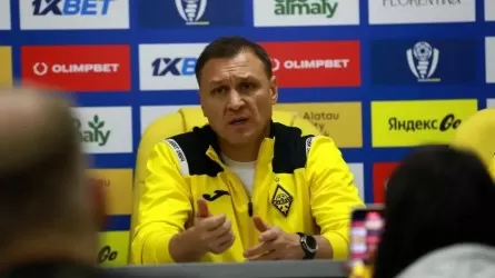«Қайраттың» бас бапкері Анарбеков пен Заруцкийдің денсаулығы туралы айтты