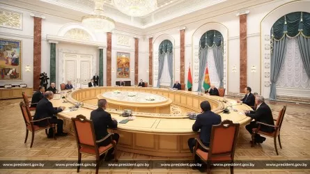 Лукашенко встретился с главами правительств СНГ 