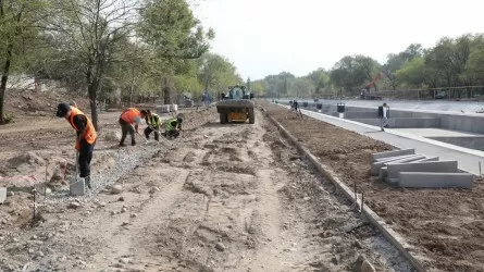 «Лицензиясынан айырылады»: Алматы әкімі жұмысты сапасыз орындаған мердігерлерді сынға алды