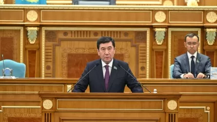 Парламент депутаттары демалыстан оралды