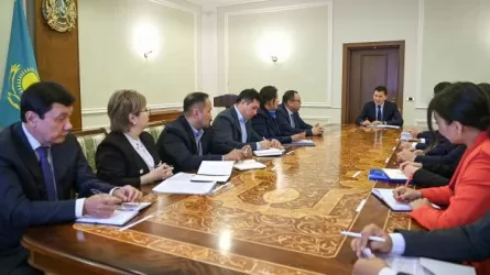 Ерлан Қарин аналитикалық құрылымдардың қызметін үйлестіру бойынша жиын өткізді