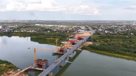 Через Иртыш возводят уникальный мост Казахстана 