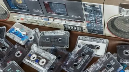 Сіз сағынған, жастық шағыңыздың айнасы болған кассеталар дәуірі қайта оралды
