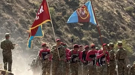 Арнайы жасақ жауынгерлері күрең берет кию үшін сынақ тапсырды