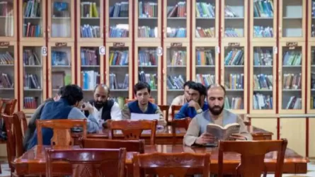 Талибы запретили книги, где автором выступает женщина 