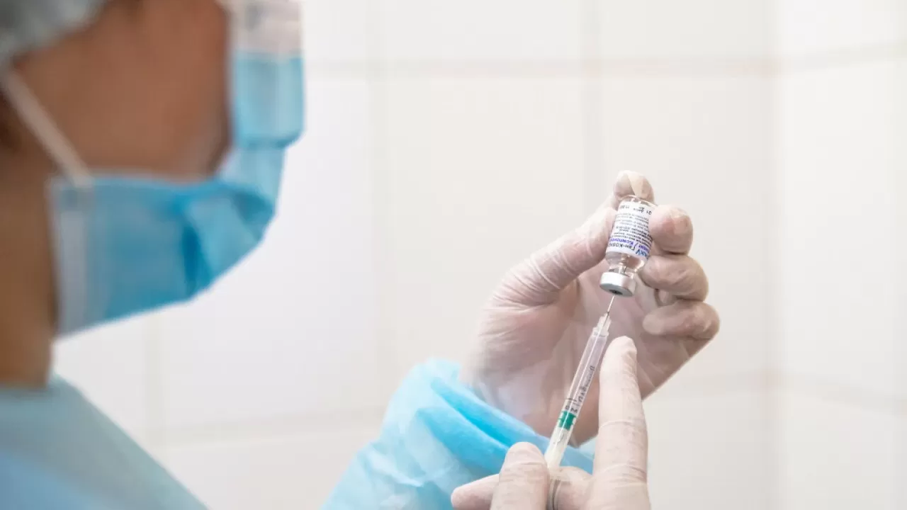 Каждого шестого актюбинца вакцинируют от гриппа