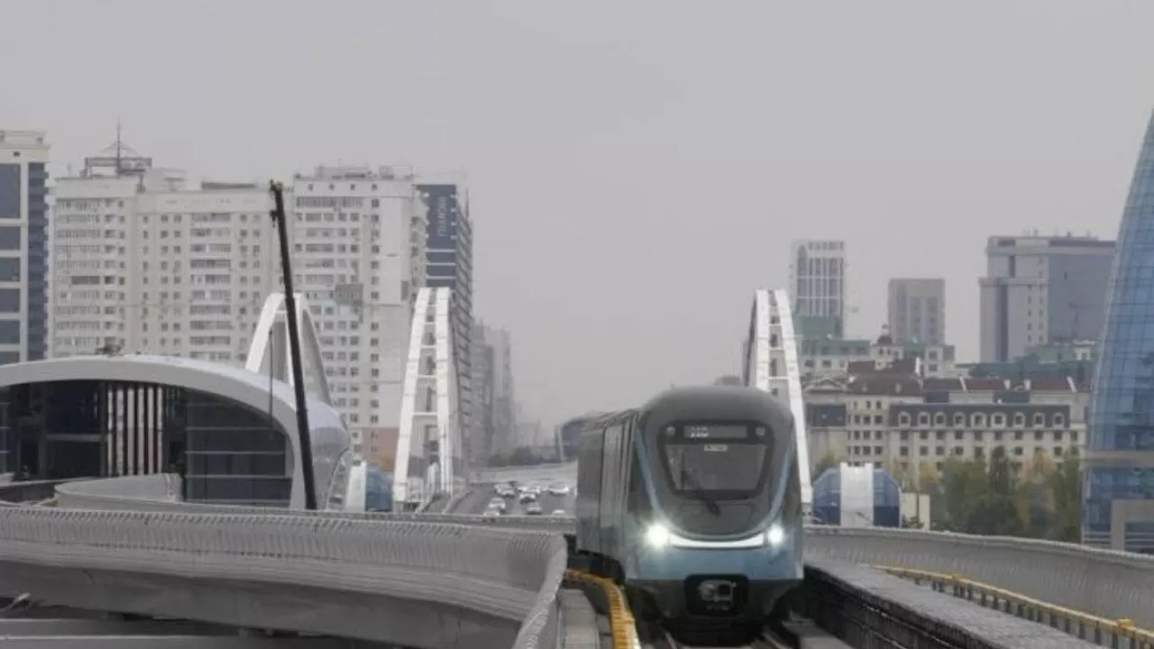 Астанада LRT пойыздары сынақ режимінде іске қосылды